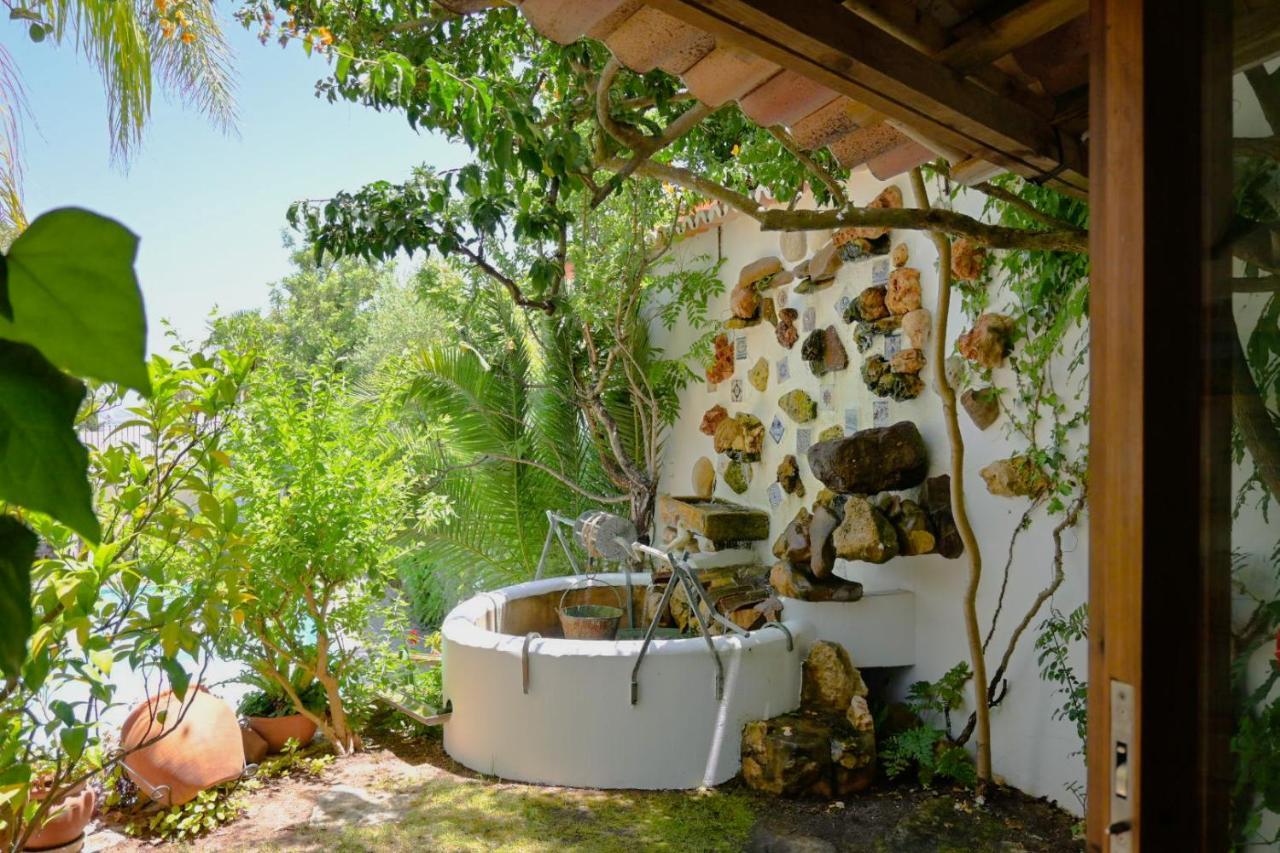 Uma Casa A Beira Sol Bed and Breakfast Lagos Exteriör bild