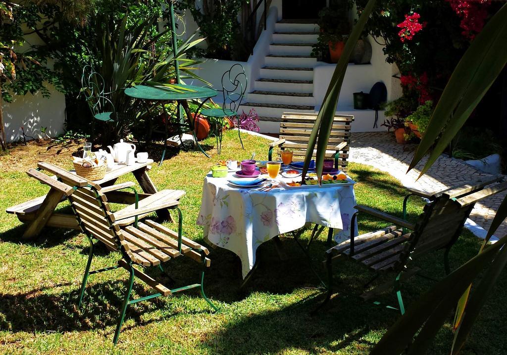 Uma Casa A Beira Sol Bed and Breakfast Lagos Exteriör bild