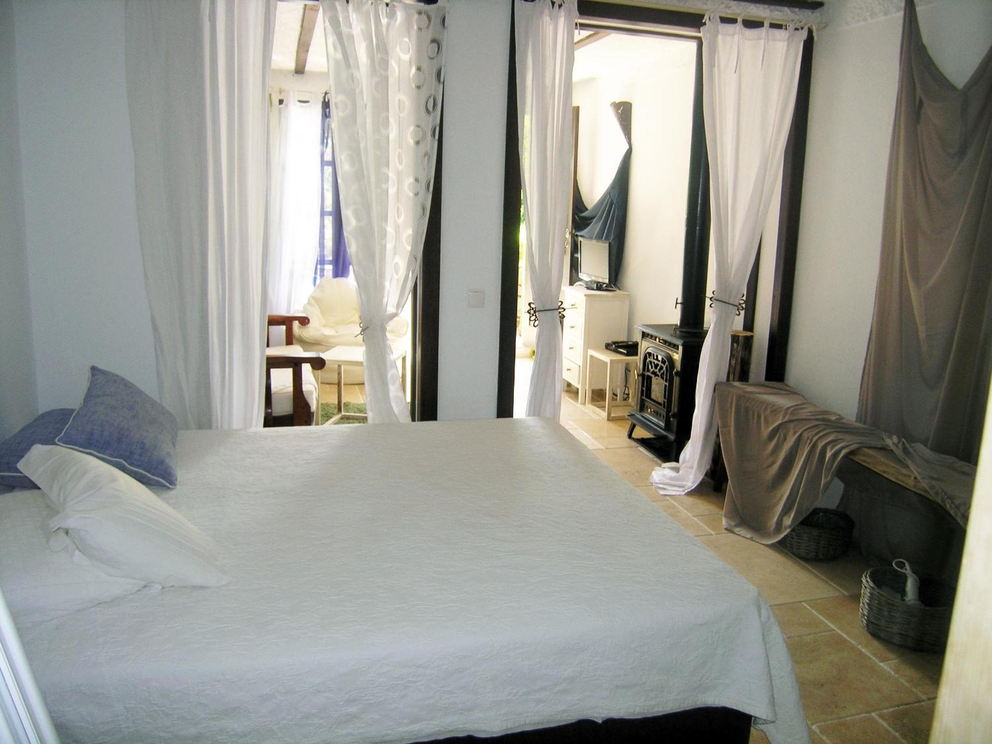 Uma Casa A Beira Sol Bed and Breakfast Lagos Exteriör bild