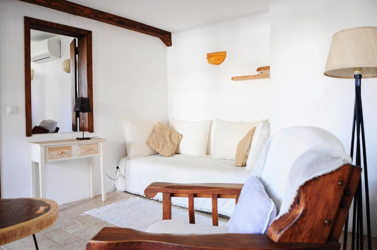 Uma Casa A Beira Sol Bed and Breakfast Lagos Exteriör bild